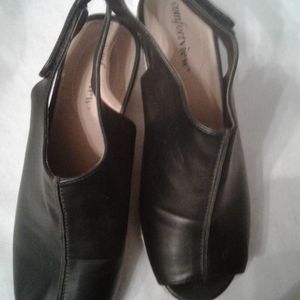 Comfort view Women Wedge Sandals 7 M,Black.